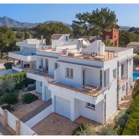 Villa Traumhafte Maricel Fuer 8 Gaeste Am